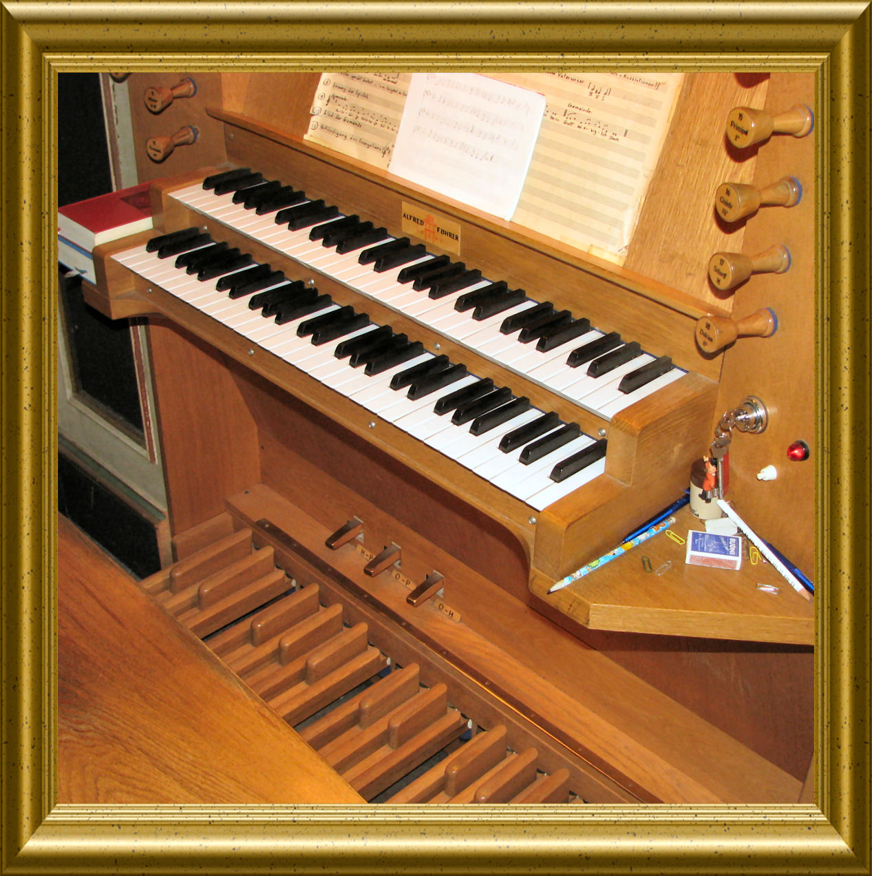 kirche-allermoehe-08-orgel-spielschrank
